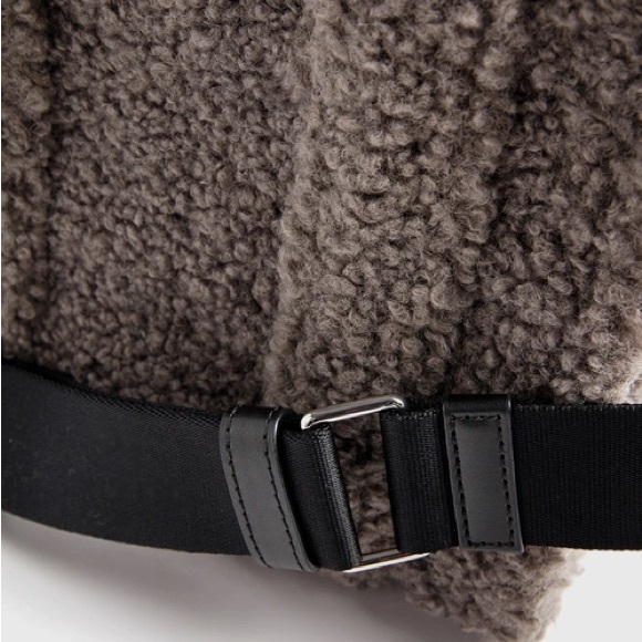 MARC JACOBS
Mini Traveler Faux-Fur Tote Crossbody Bag - Picture 8 of 13